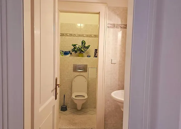 2 Min Center Just In, Old Town Walk Private B *