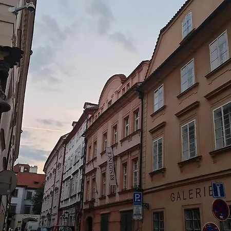 2 Min Center Just In, Old Town Walk Private B Δωμάτια σε οικογενειακή κατοικία