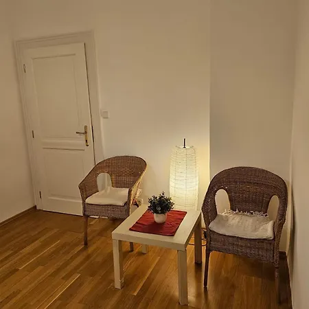 2 Min Center Just In, Old Town Walk Private B Δωμάτια σε οικογενειακή κατοικία