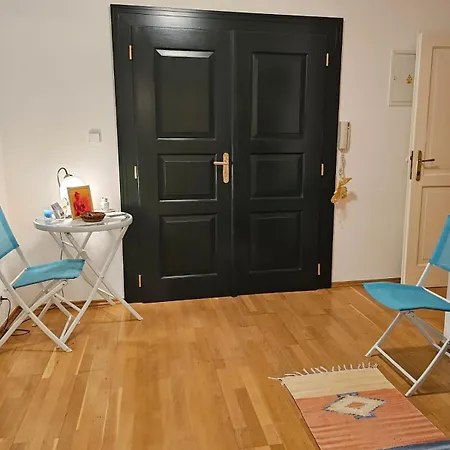 2 Min Center Just In, Old Town Walk Private B *